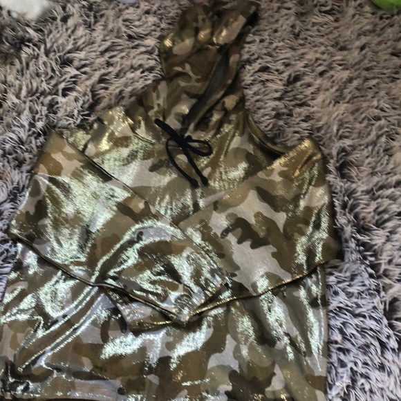 Green glitter sweater from KORAL a bit heavy and adjustable with patterns - Picture 1 of 2